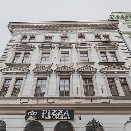 Carolina'S Yoga Apartment Hradec Králové Extérieur photo