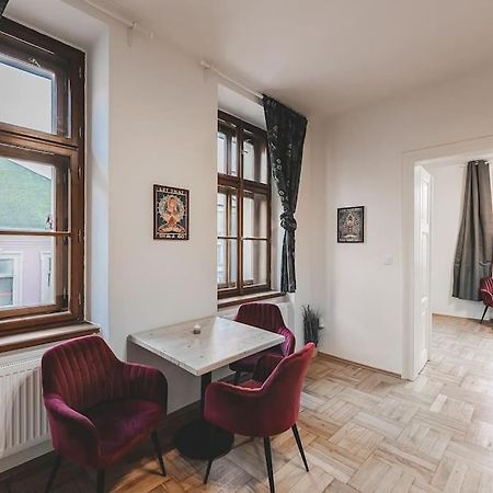 Carolina'S Yoga Apartment Hradec Králové Extérieur photo
