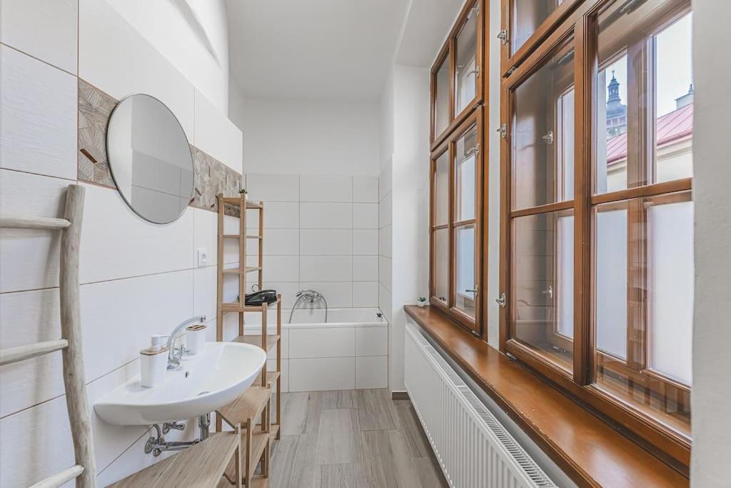 Carolina'S Yoga Apartment Hradec Králové Extérieur photo