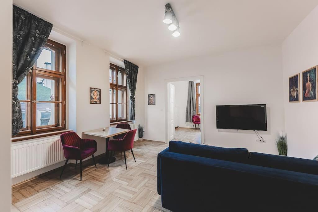 Carolina'S Yoga Apartment Hradec Králové Extérieur photo