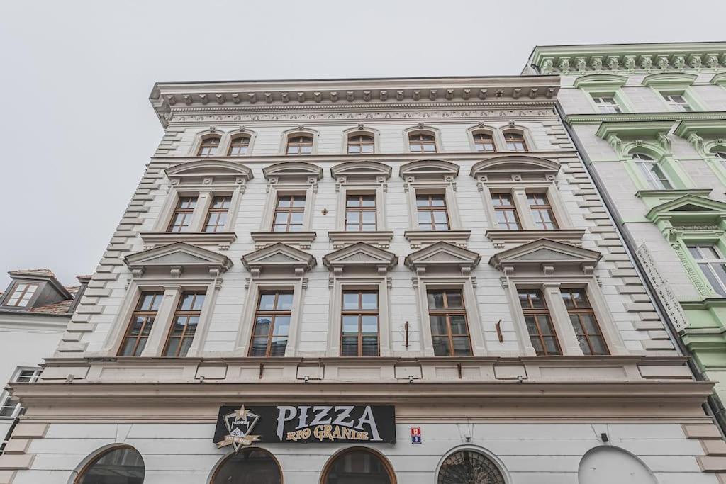 Carolina'S Yoga Apartment Hradec Králové Extérieur photo